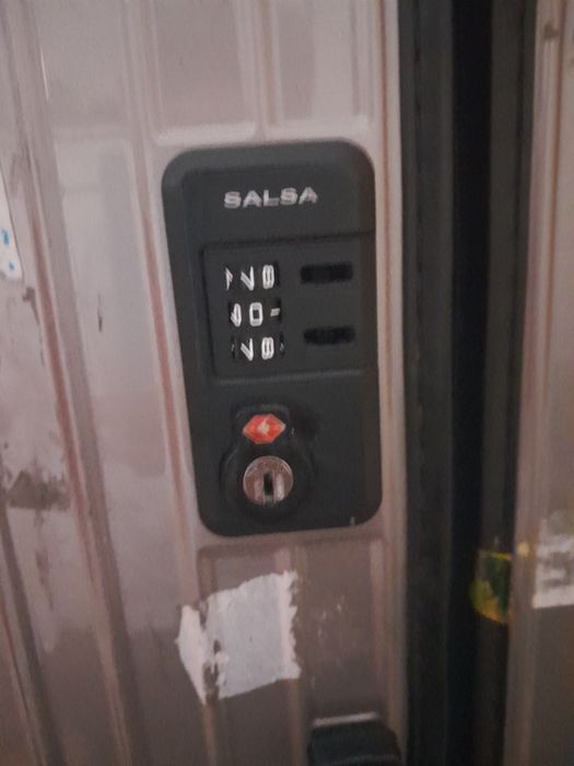 Чемодан сатылады