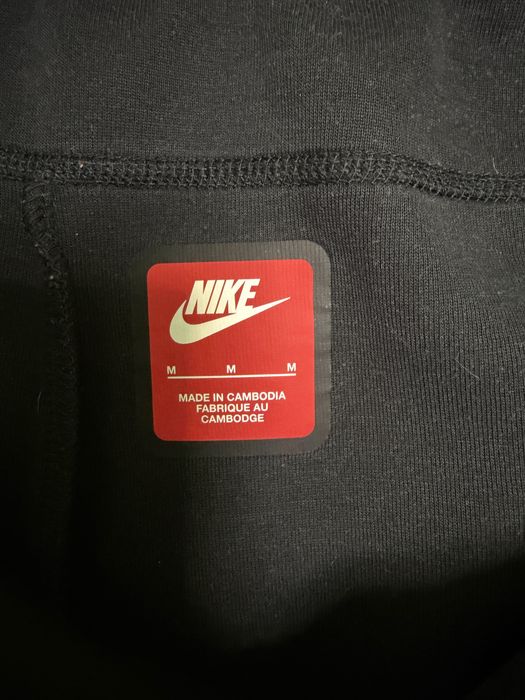 Продавам Nike Tech Fleece къси гащи