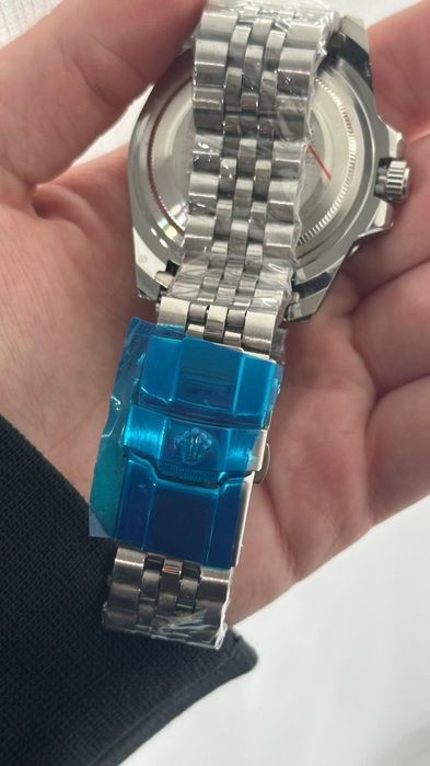 Rolex argintiu cu margini albastre