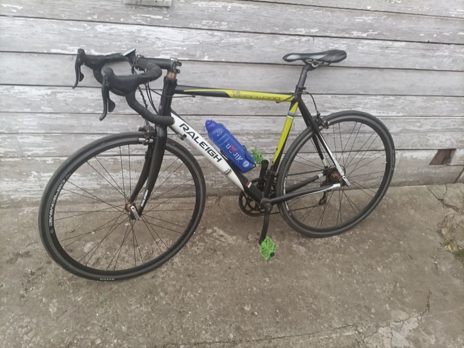 Bicicleta adusa din italia se vede din foto arata f bine