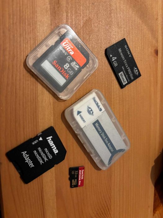 Kit Sony NEX-5 + obiectiv Sony SEL 1855 OSS + obiectiv Sony SEL 16F28 + accesorii cadou