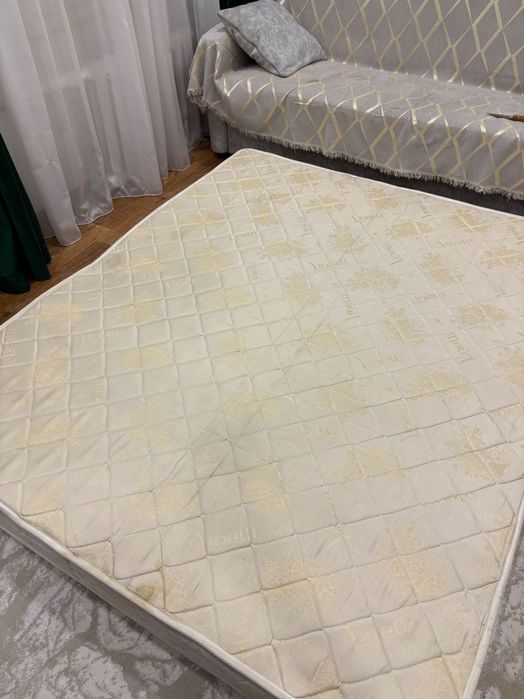 Матрас для кровати