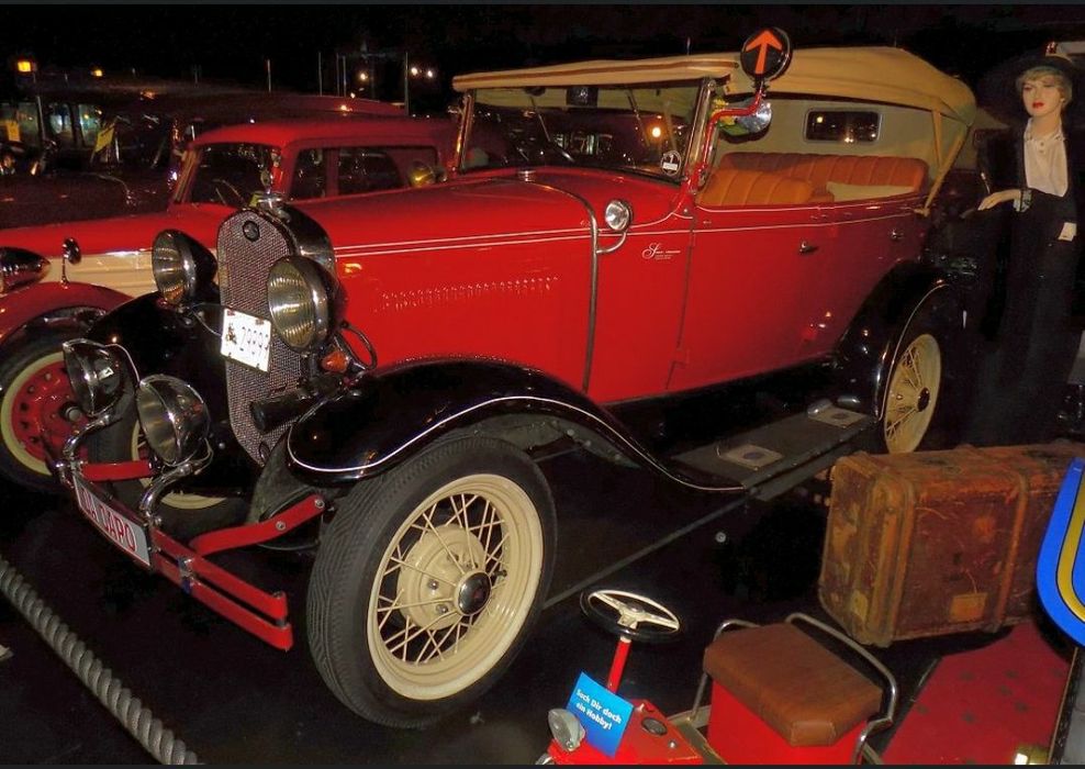 Ретро редкий автомобильи на заказ.