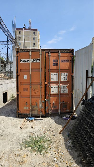 Продаётся контейнер утеплённые. 12 метровый