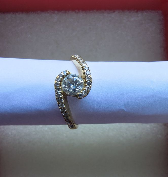 Inel aur 18K cu diamant natural 0,43 ct + 30 diamante | Certificat | Model elegant
