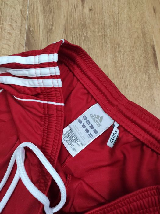 Pantaloni scurti Adidas marimea S