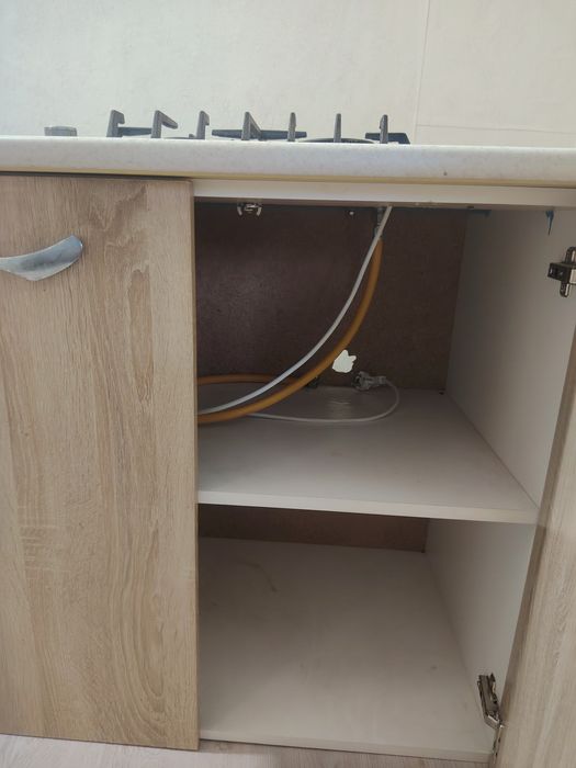 Газплиты 2 комф. на тумбочке