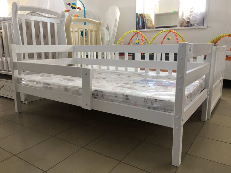 Кровать детская массив сосны