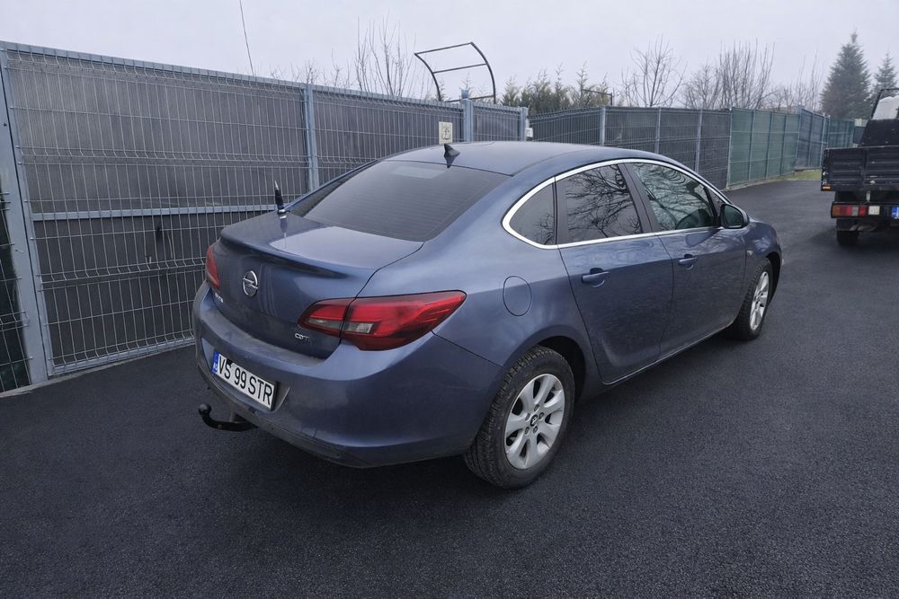 Opel Astra J 2015 | 1.6 CDTI 136 CP | Scaune electrice | Senzori |