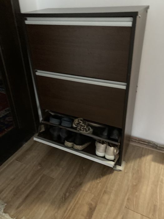Vând dulap pantofi 18 perechi