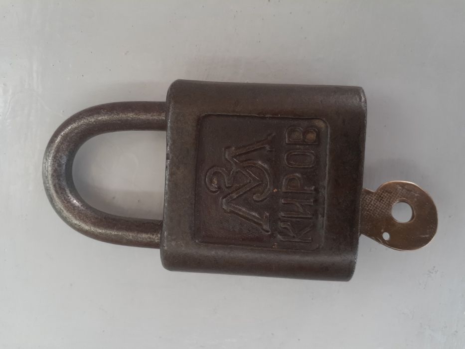 Продаётся антикварный замок