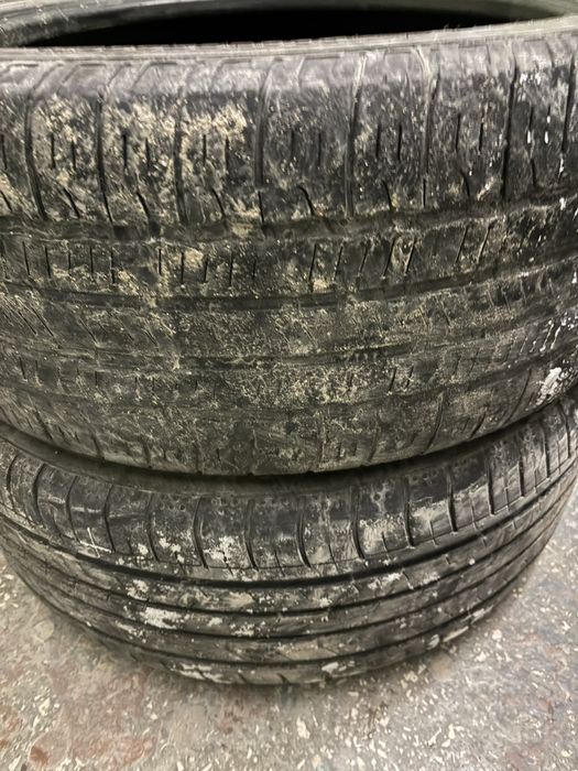 Продам 2 шт шины срочно R18