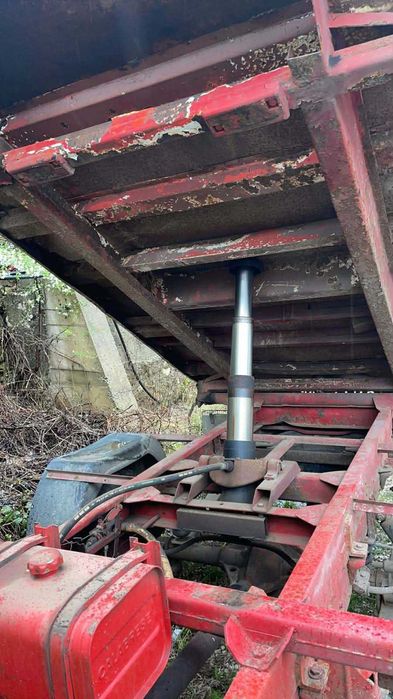 Тристранен самусвал