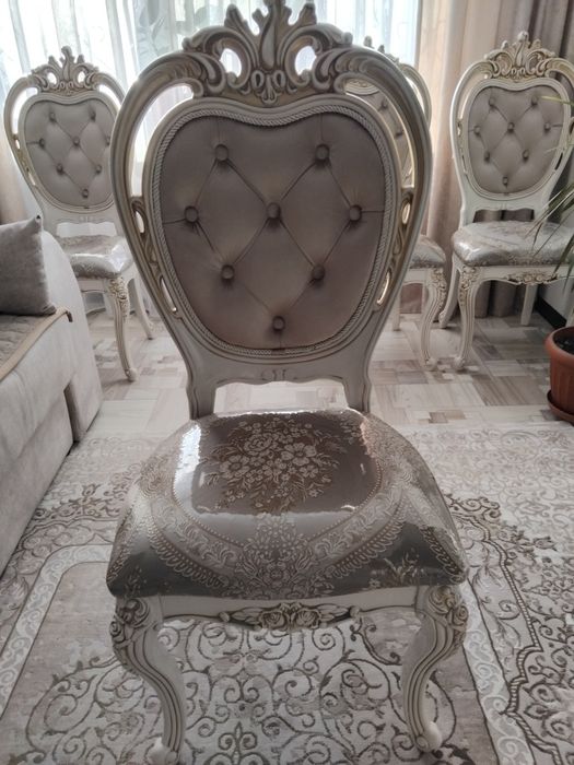 Продам стулья 8 штук