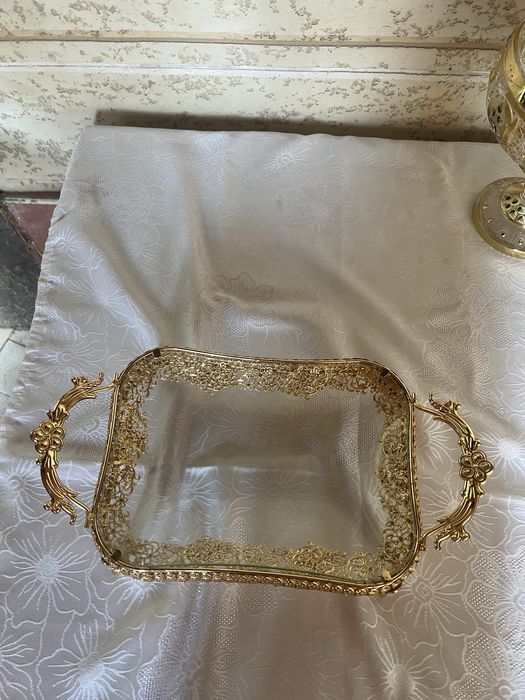 Tilla idish sotiladi