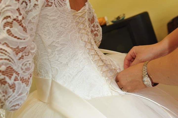 Vand rochie de mireasa