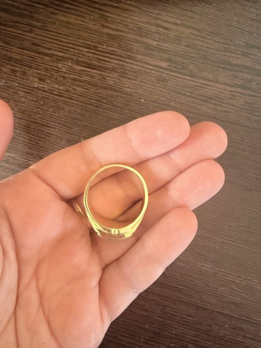 Продам золотое кольцо