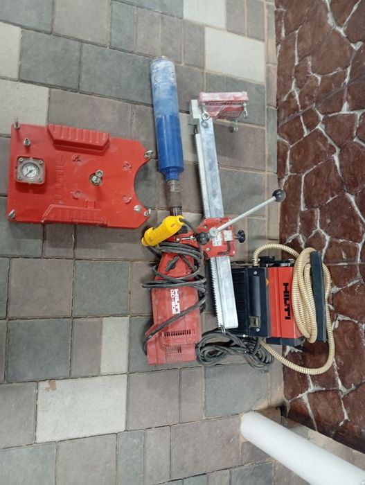 Хилти алмазный аппарат с вакуумной присоской состояние новое почти