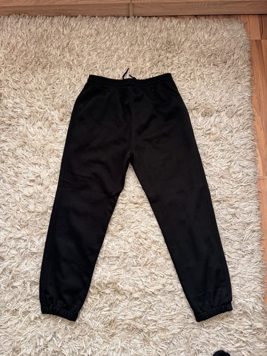 Черен екип ESSENTIALS – размер M/L