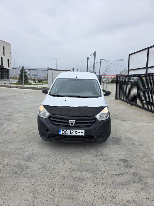 Doker 1.5 an 2013 avariat ușor fata