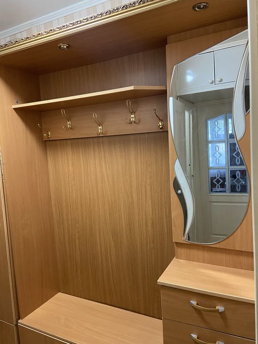 Отдам шкаф в прихожую САМОВЫВОЗ