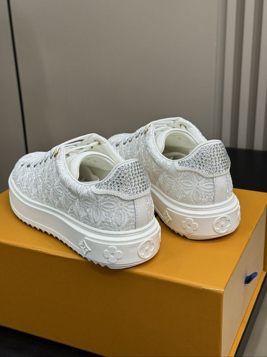 Adidasi Louis Vuitton
