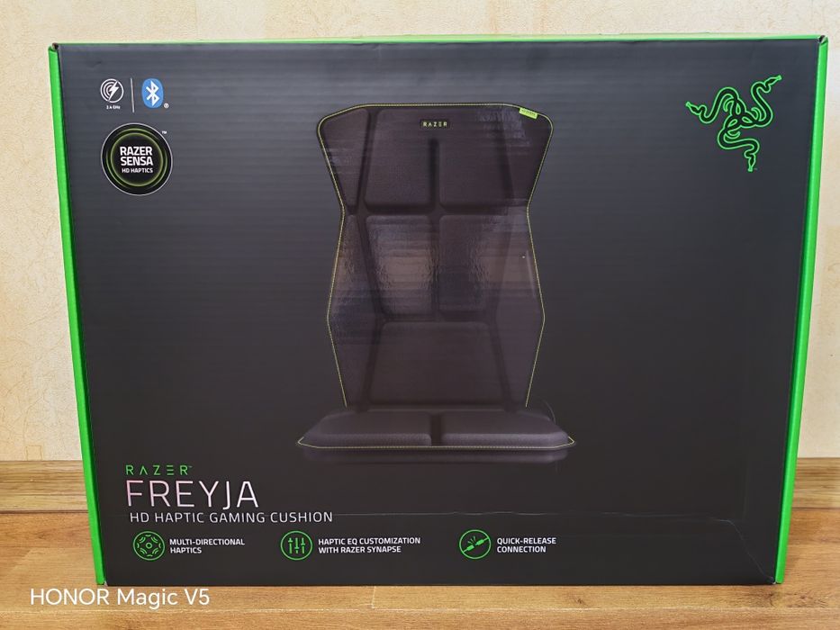 Perna cu feedback Razer Freyja Haptic Gaming Seat, HyperSpeed Wireless, Bluetooth (Black)