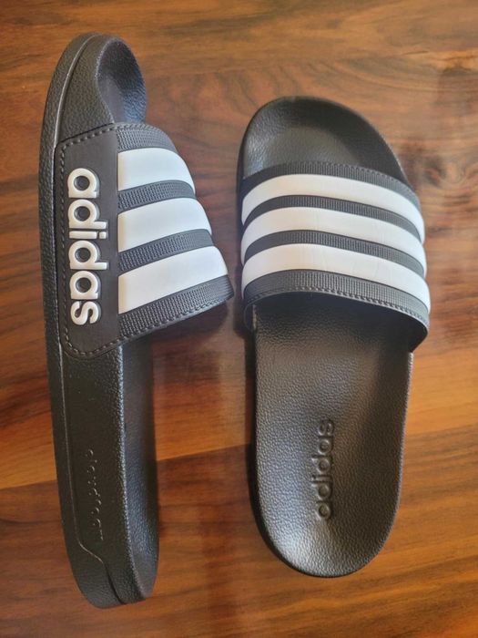 ȘLAPI ADIDAS negri cu dungi albe, mărimea 37