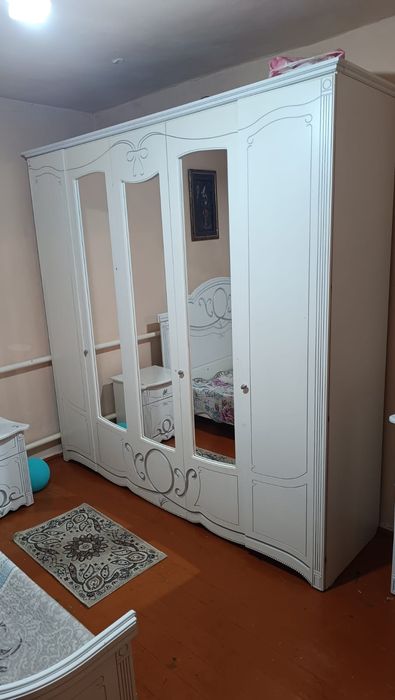 Спальный гарнитур