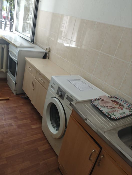 Сдам 2 комнатную квартиру.