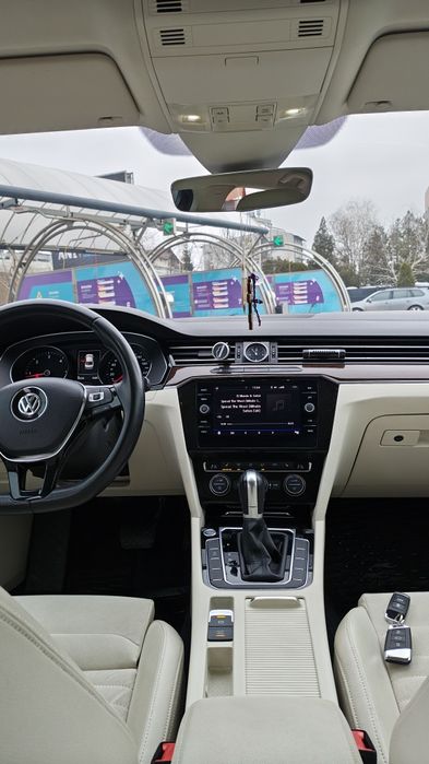 Volkswagen Passat 2.0 TDI Highline DSG LED piele