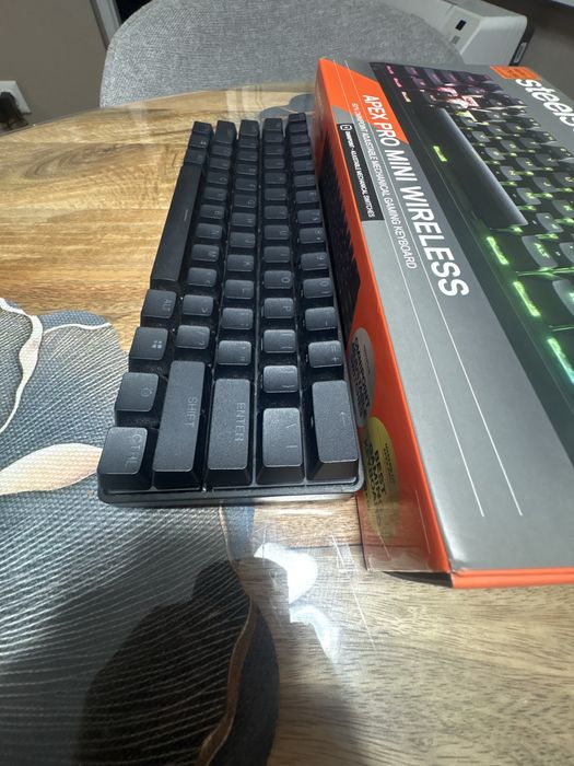 Геймарска клавиатура Apex Pro Mini Wireless