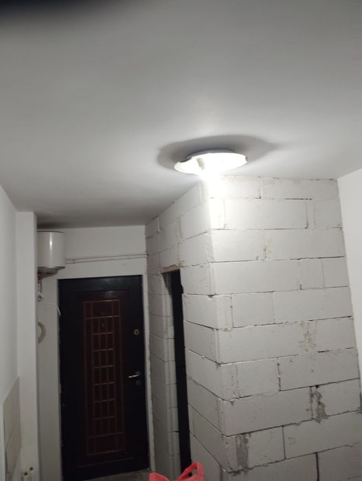 Vand garsoniera conf 2 micro 19 cu baie si toaleta proprie