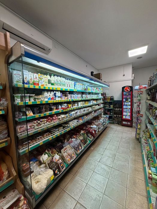 Крайстенна хладилна витрина Арнег 3,75м