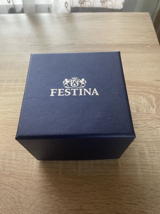 Часовник Festina