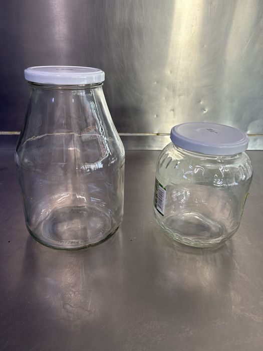 Подарявам буркани