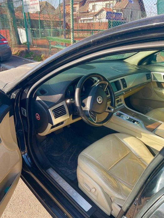 Vand urgent JAGUAR XF , an  2012