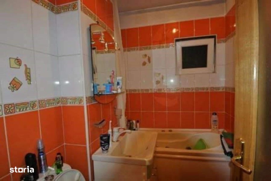 Apartament 3 camere Decebal etaj  2