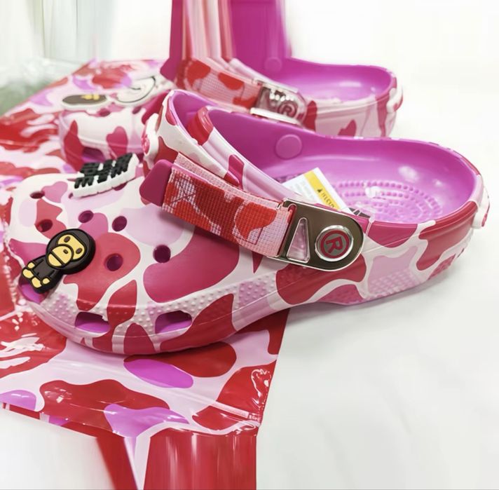 Crocs x bape model deosebit