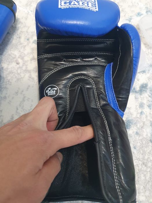 Боксерский перчатки