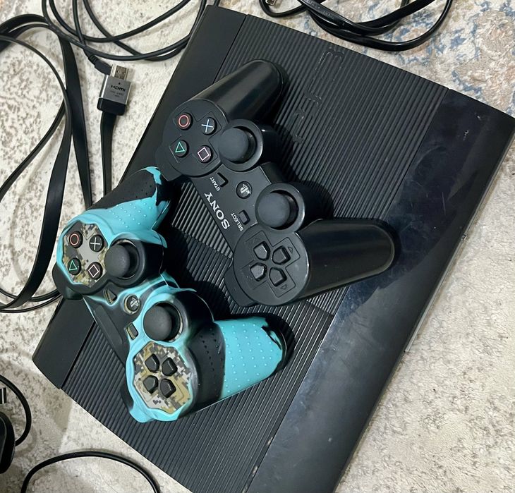 Продам PS3 +20 игр (GTA,FIFA,UFC,MAFIA)