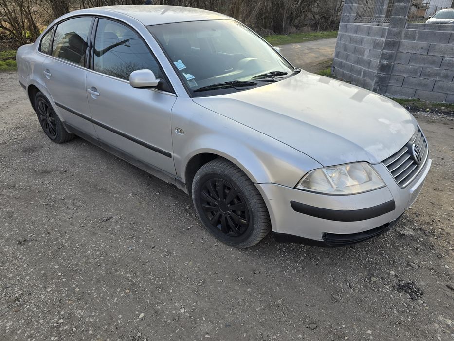 Продавам пасат 5.5 1.9 131кс на части