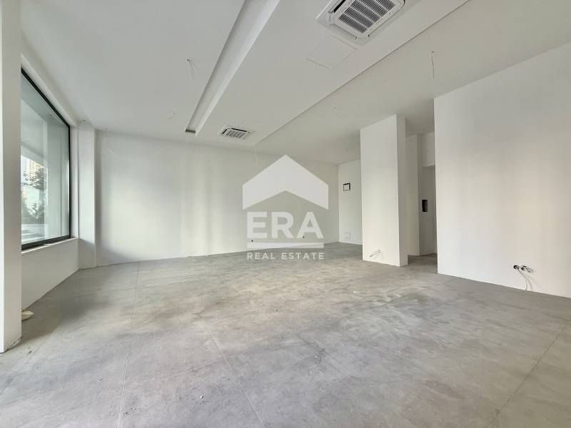 Търговски обект под наем в кв. Кръстова вада