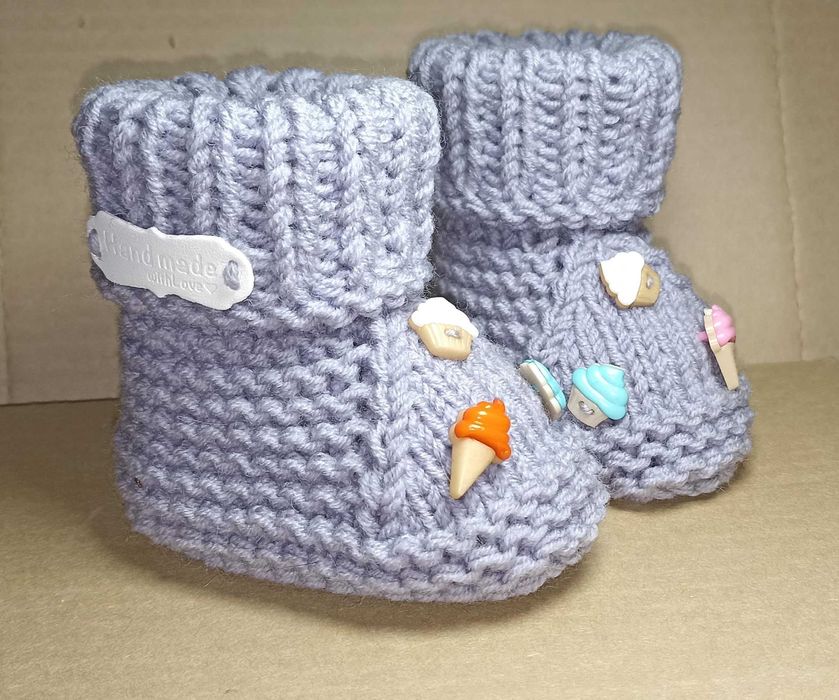 Вязаные пинетки для младенца