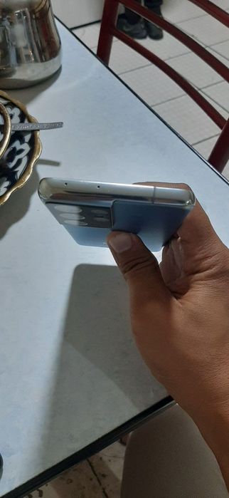 Samsung S21 ultra 5G korean

Rangi kumush rang,
Holati a'lo, aybi yo'q