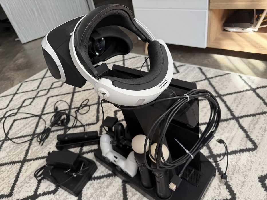PS4 Slim 500GB + PS VR + Camera + 2 controllere + 2 Move + jocuri
