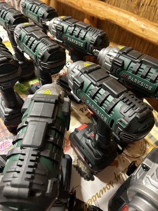 Bormasina impact 20v 400 Nm si 12v 5anp