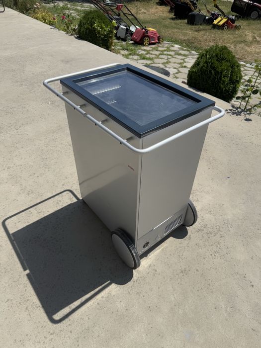 Малка витрина на колелца - Количка Bosch