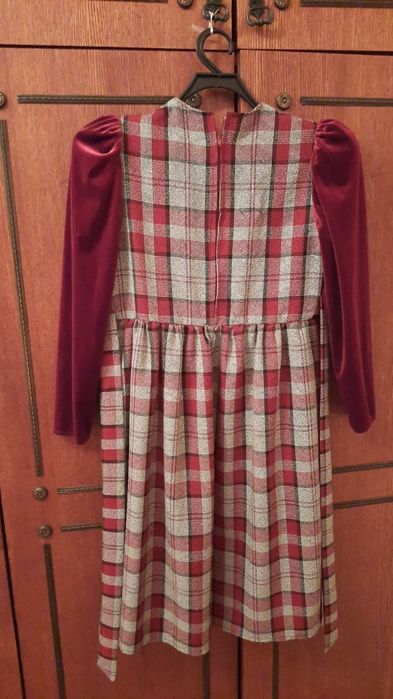 Платье на девочку 8-10 лет