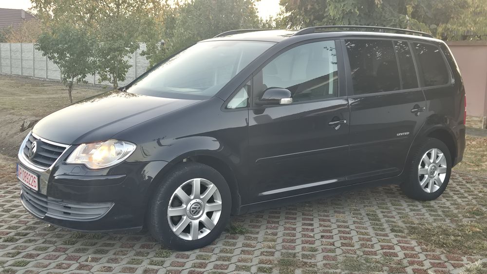 Volkswagen Touran 1.4tsi, 7 locuri, automatic